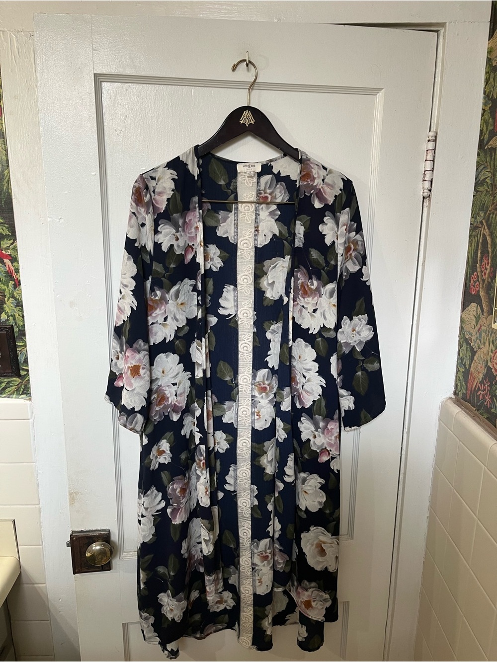 Umgee Navy Floral Open Front Kimono Duster Cardigan Sz S EUC w Lace Trim